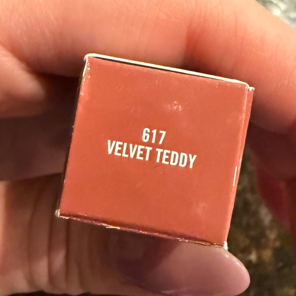 💄 MAC Matte Lipstick | Velvet Teddy 617 | NWT 💄 - Picture 4 of 7